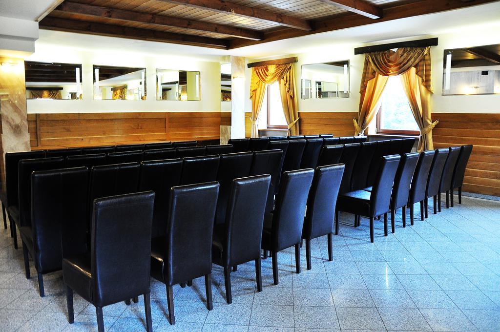 Hotel Mlyn Lublin Bagian luar foto