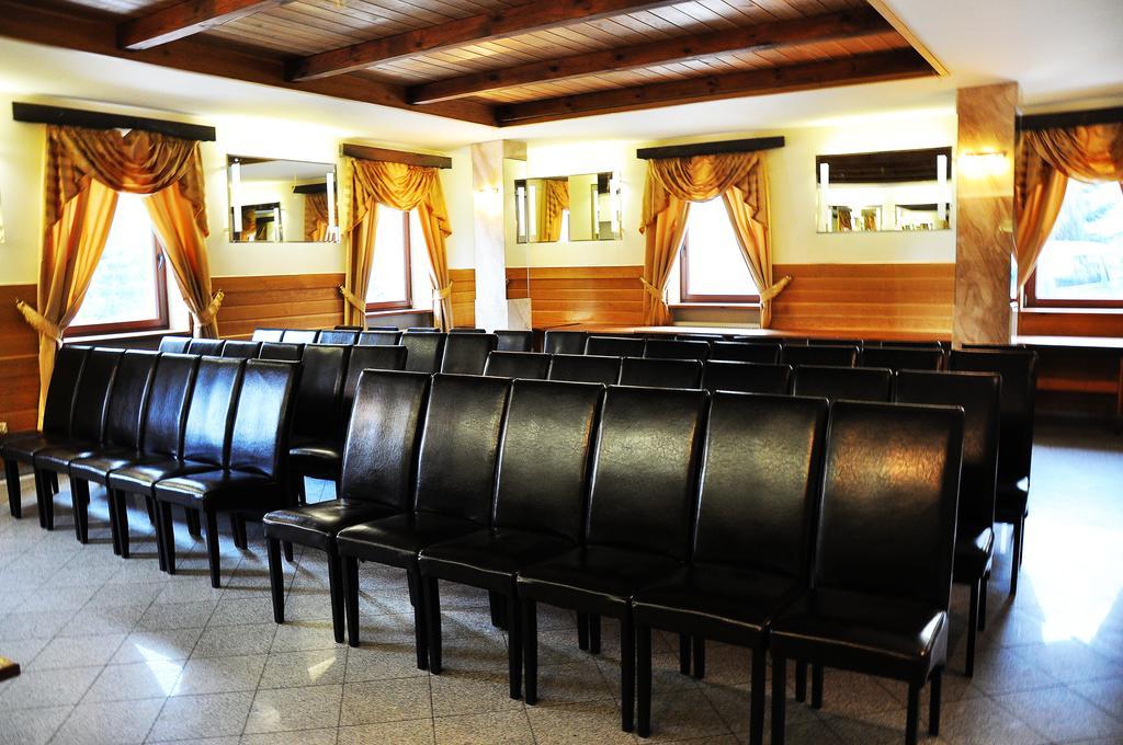 Hotel Mlyn Lublin Bagian luar foto